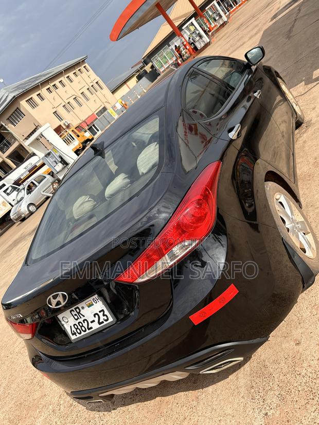 Hyundai Elantra Limited Sedan FWD (1.8L 4cyl 6A) 2013 Black