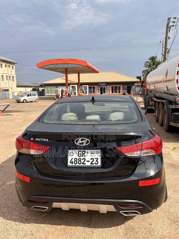 Hyundai Elantra Limited Sedan FWD (1.8L 4cyl 6A) 2013 Black