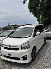 Toyota Voxy 2012 White for sale
