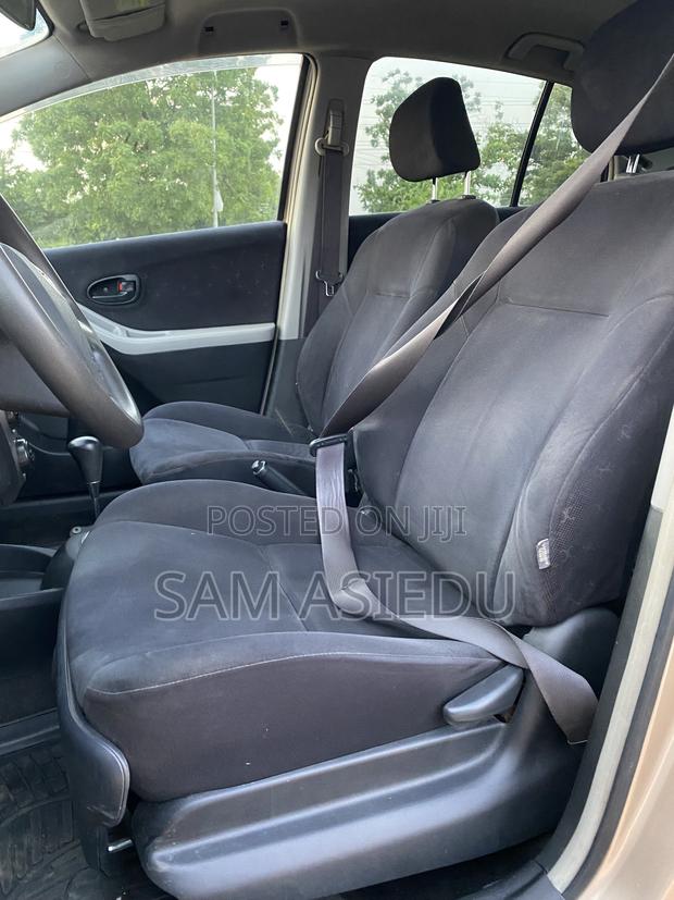 Toyota Vitz 1.0 FWD 3dr 2010 Gold