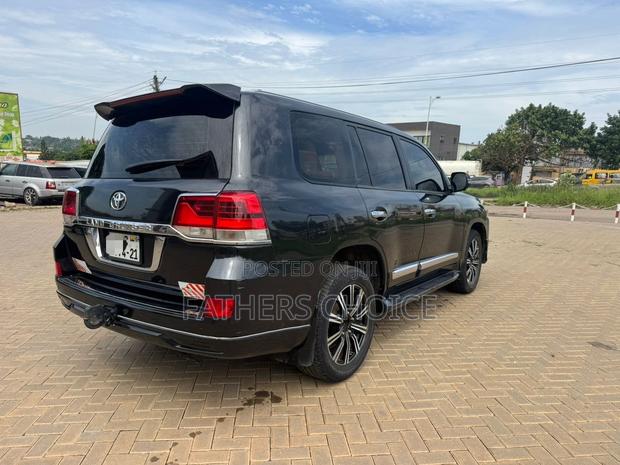 Toyota Land Cruiser 4.0 V6 GX-R 2012 Black