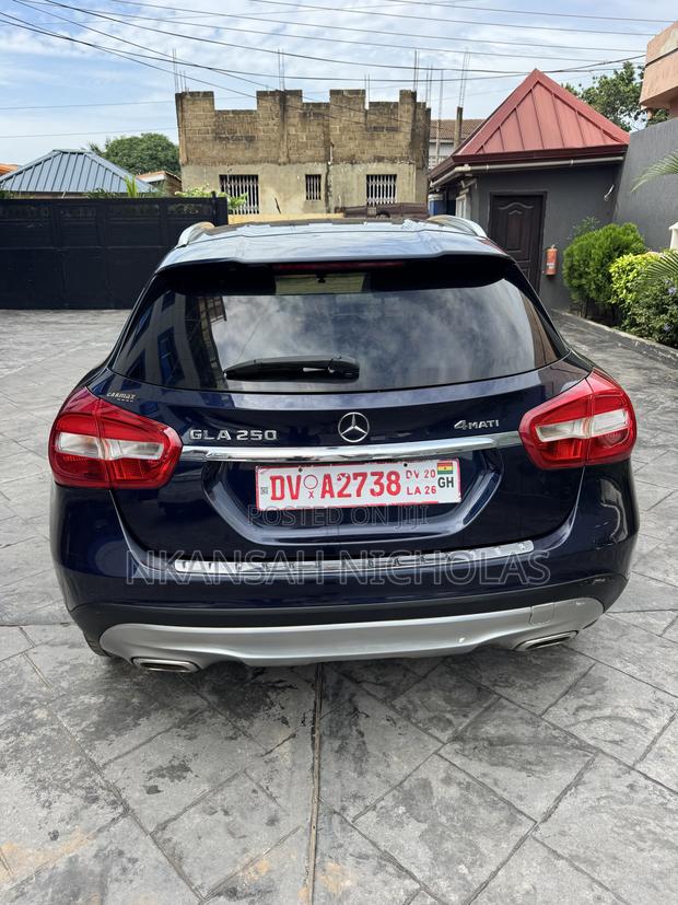 Mercedes-Benz GLA 250 2017 Blue