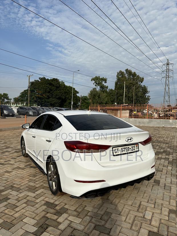 Hyundai Elantra 2017 White