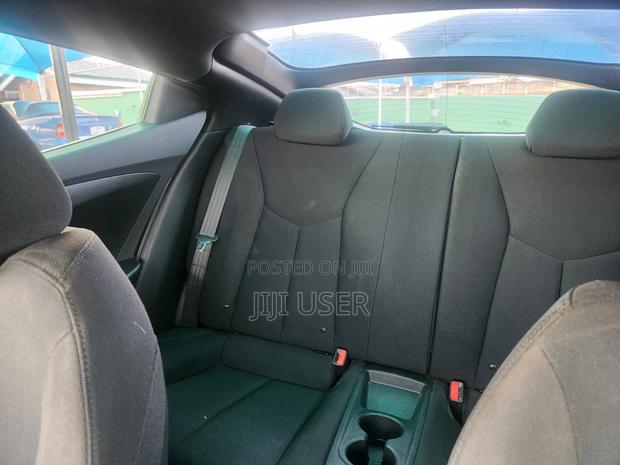 Hyundai Veloster 2019 Gold