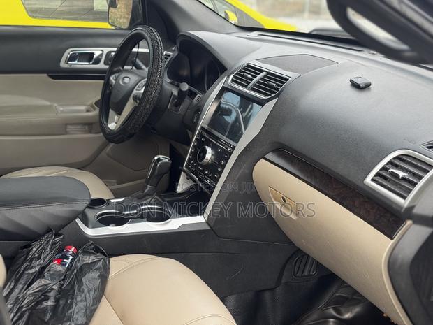 Ford Explorer XLT 4dr 4x4 (2.3L 4cyl 6A) 2017 Black