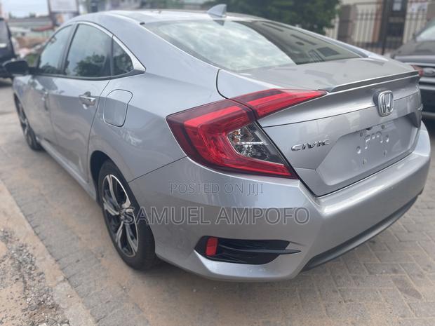 Honda Civic Touring 4dr Sedan (1.5L 4cyl) 2017 Gray