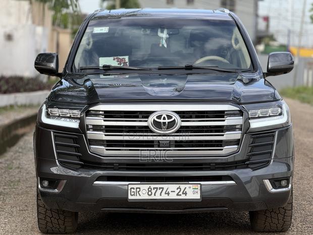Toyota Land Cruiser 5.7 V8 2013 Gray