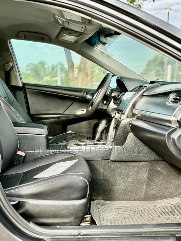 Toyota Camry SE 4dr Sedan (2.5L 4cyl 6A) 2012 Gray