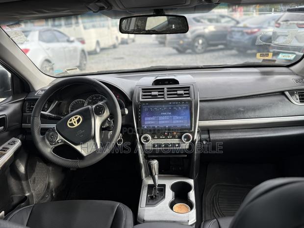 Toyota Camry SE 4dr Sedan (2.5L 4cyl 6A) 2012 Gray