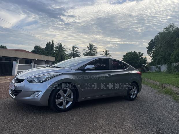 Hyundai Avante 2015 Silver
