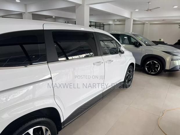 New Hyundai Custin 2025 White
