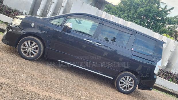 Toyota Voxy 2012 Black