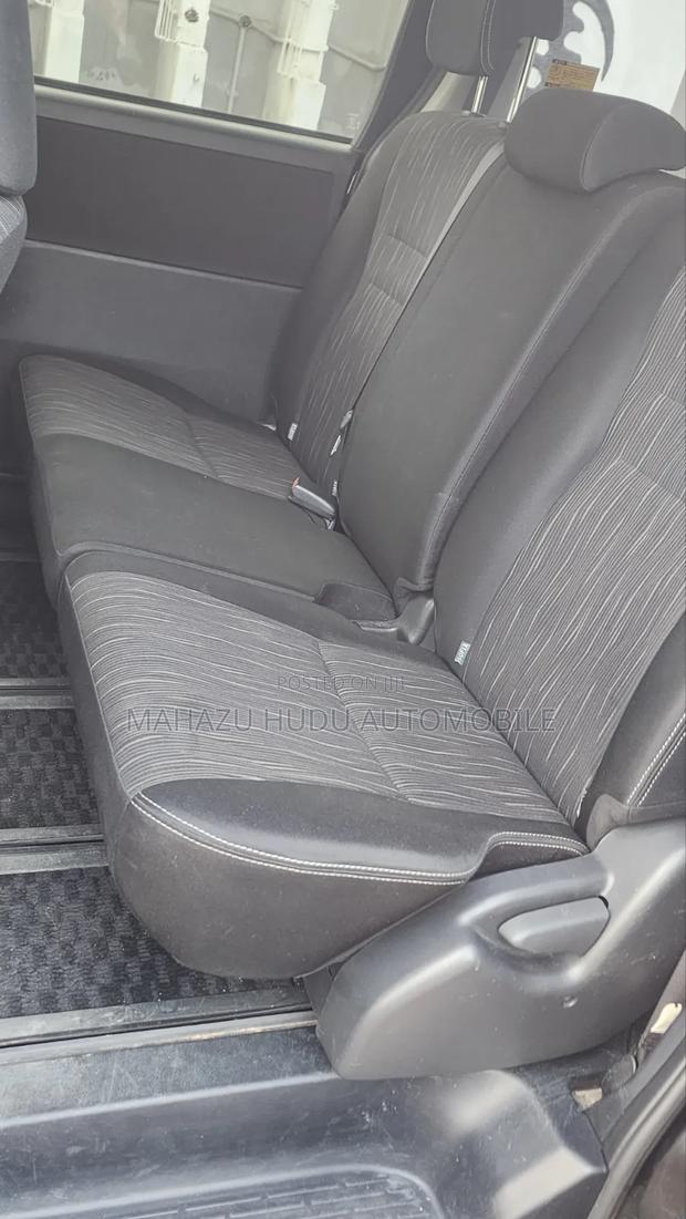 Toyota Voxy 2012 Black