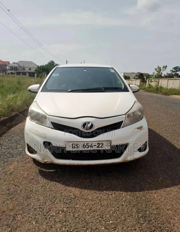 Toyota Vitz 2012 White
