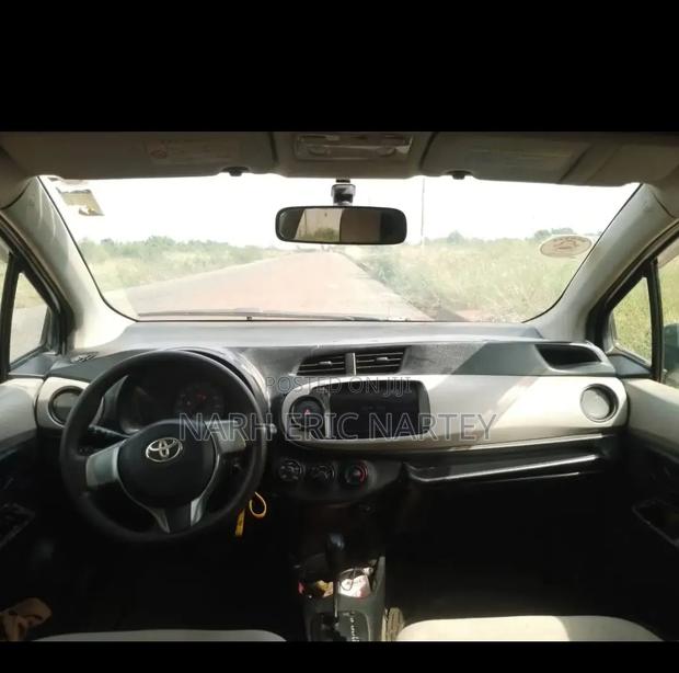 Toyota Vitz 2012 White