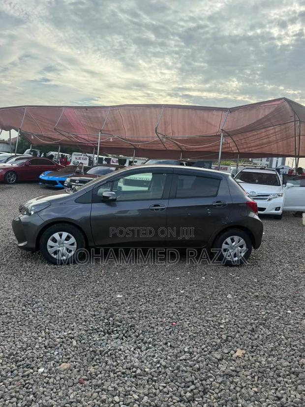 Toyota Vitz 2016 Gray