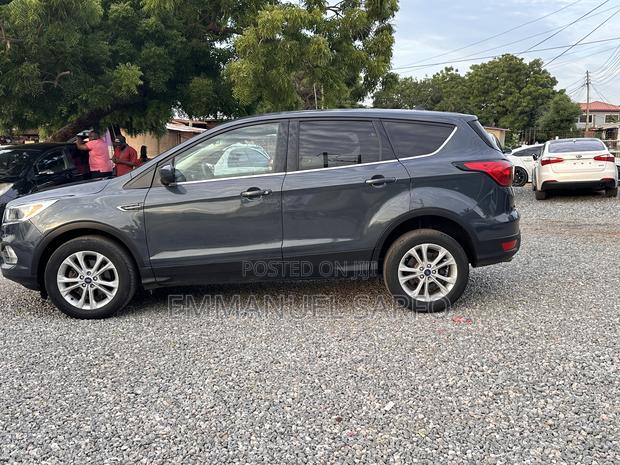 Ford Escape SE 4x4 2019 Gray