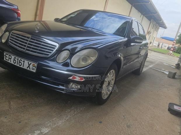 Mercedes-Benz E200 2006 Black