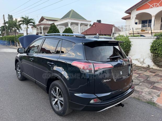 Toyota RAV4 2017 Blue