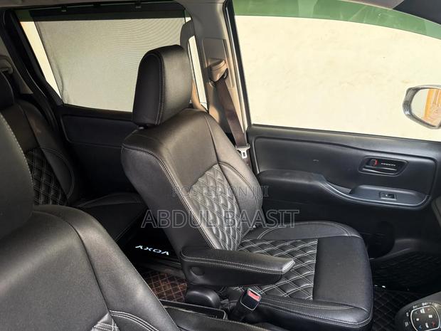 Toyota Voxy 2015 White