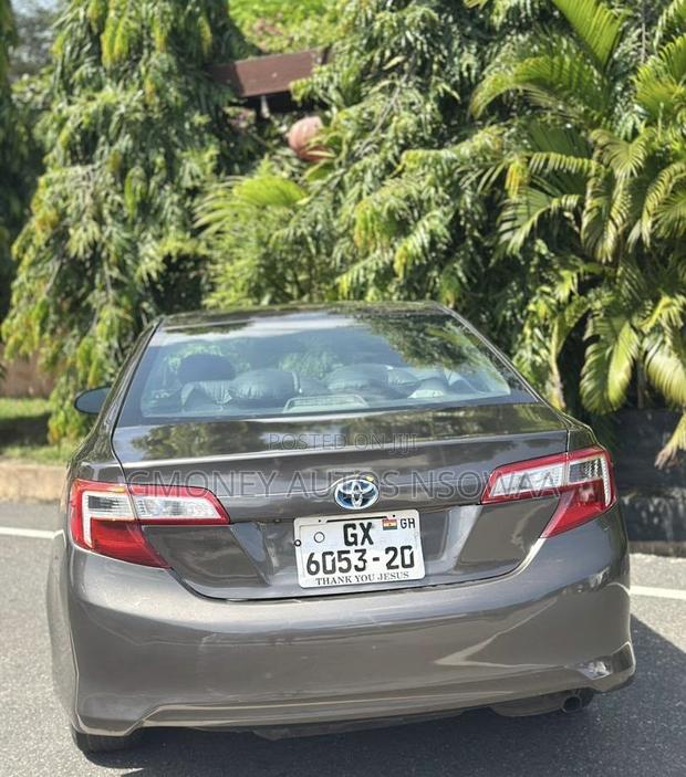 Toyota Camry LE 4dr Sedan w/Prod. End 11/13 (2.5L 4cyl 6A) 2014 Green