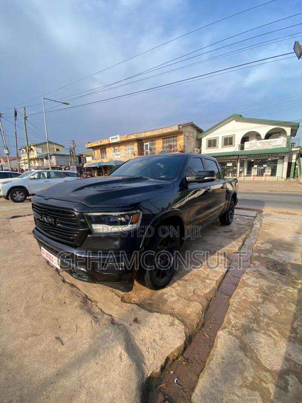 RAM 1500 2022 Black