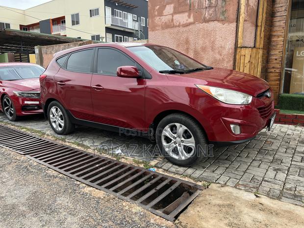 Hyundai Tucson 2011 Red