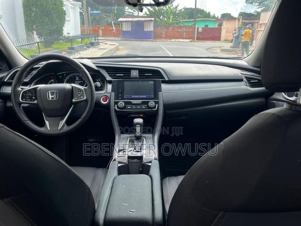 Honda Civic LX Coupe 2018 Silver