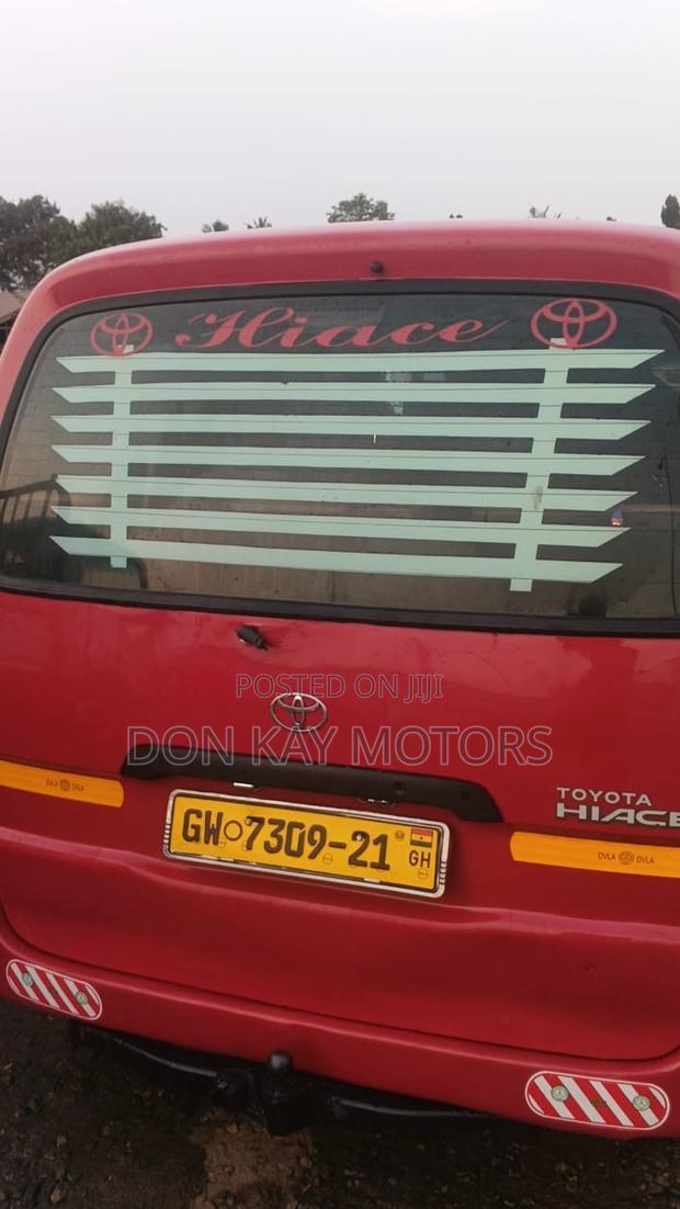 Toyota HiAce 2012 Red