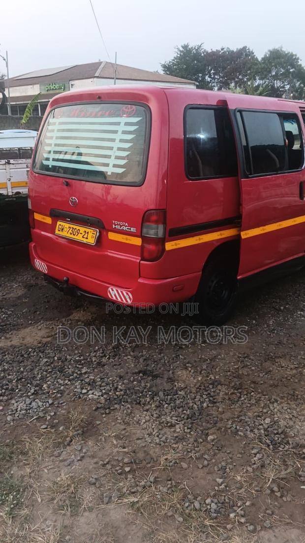 Toyota HiAce 2012 Red