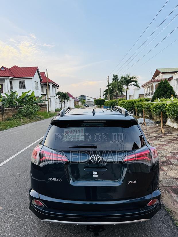 Toyota RAV4 Limited 4dr SUV (2.5L 4cyl 6A) 2018 Blue