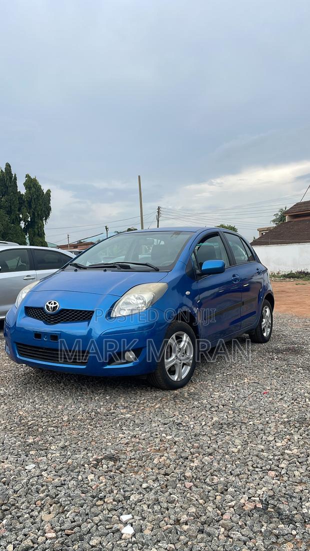 Toyota Yaris 2010 Blue