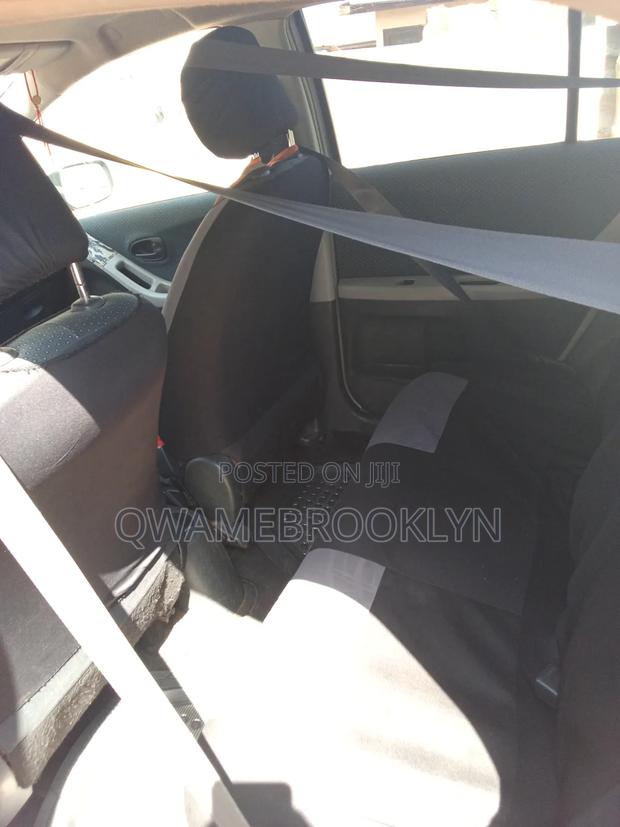 Toyota Vitz 2010 Silver