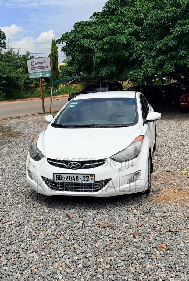 Hyundai Elantra Limited Sedan FWD (1.8L 4cyl 6A) 2013 White