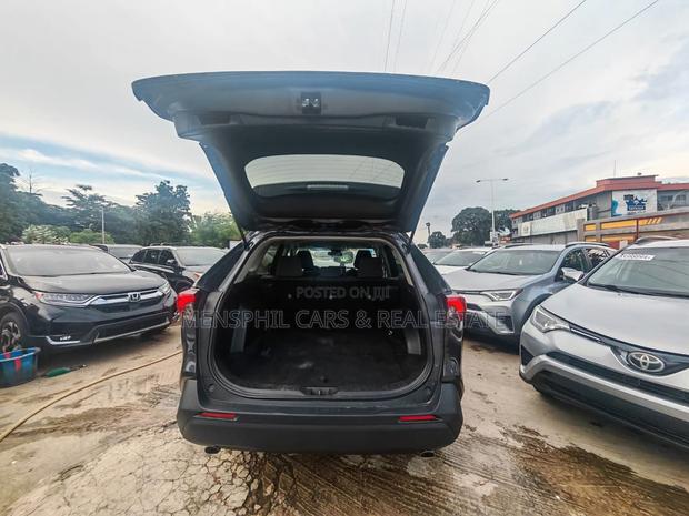 Toyota RAV4 LE 2022 Gray