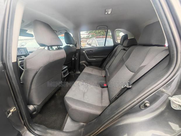 Toyota RAV4 LE 2022 Gray