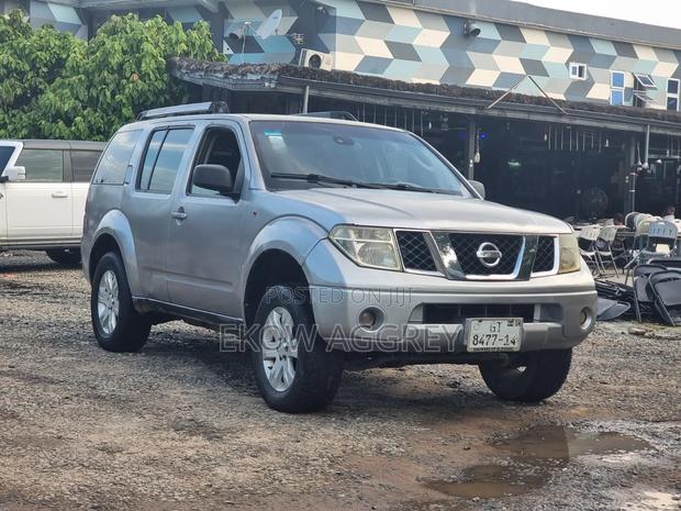 Nissan Pathfinder 2.5 dCi Comfort 2008 Silver
