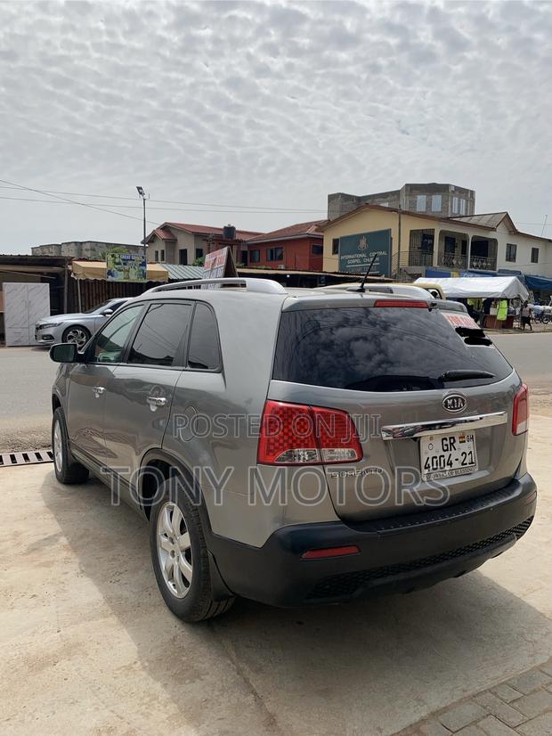 Kia Sorento LX 2012 Silver
