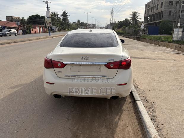 Infiniti Q50 2015 Off white