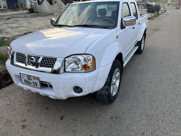 Nissan Hardbody 2019 White