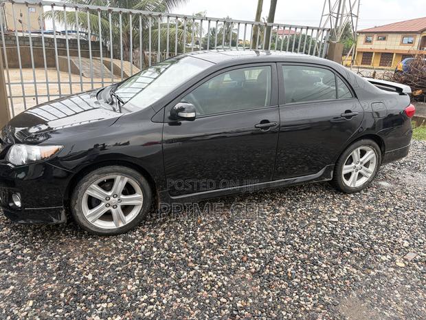 Toyota Corolla 2013 Black