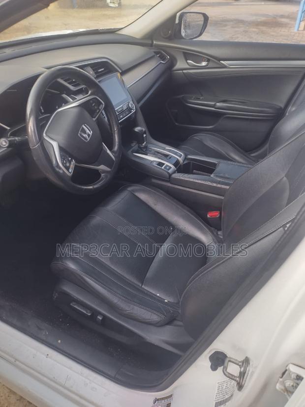Honda Civic 2018 White