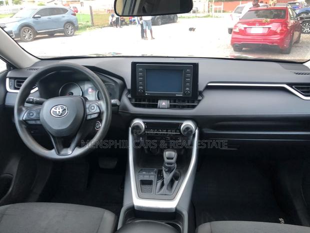 Toyota RAV4 LE 2022 Gray