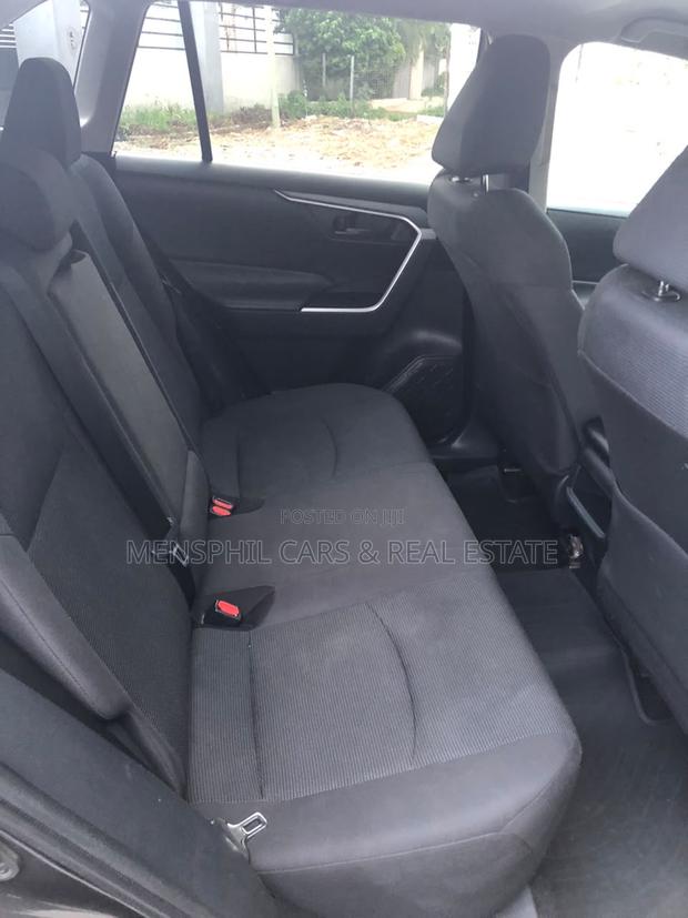 Toyota RAV4 LE 2022 Gray