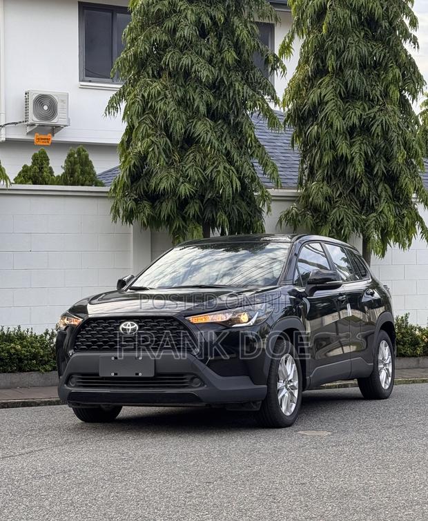 New Toyota Corolla Cross Hybrid SE AWD 2025 Black