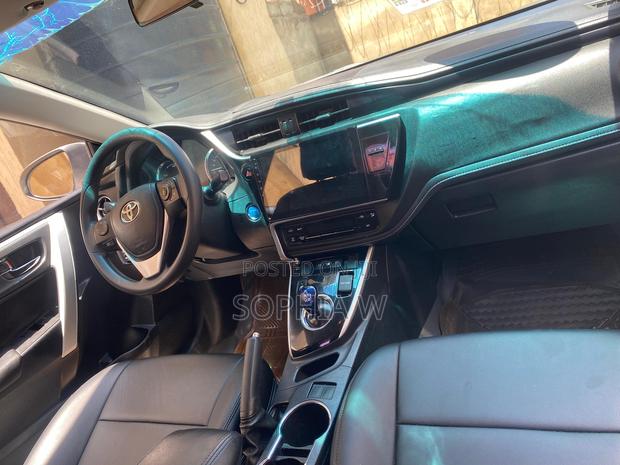 Toyota Corolla 2019 White