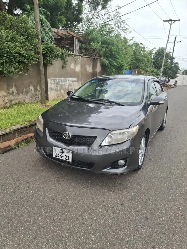 Toyota Corolla 2010 Silver