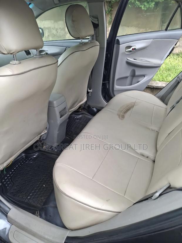 Toyota Corolla 2010 Silver