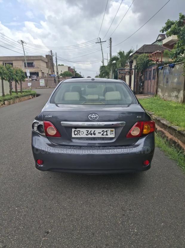 Toyota Corolla 2010 Silver