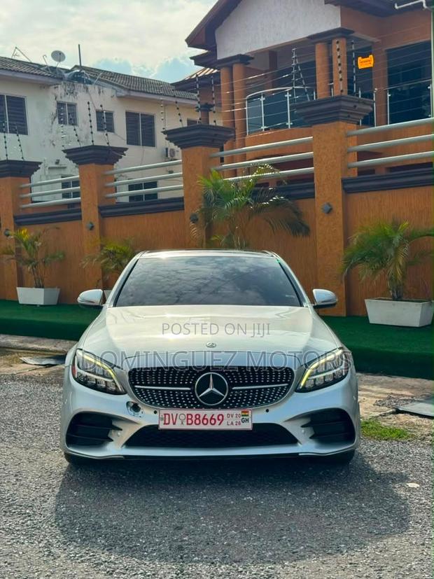 Mercedes-Benz C300 2019 Silver